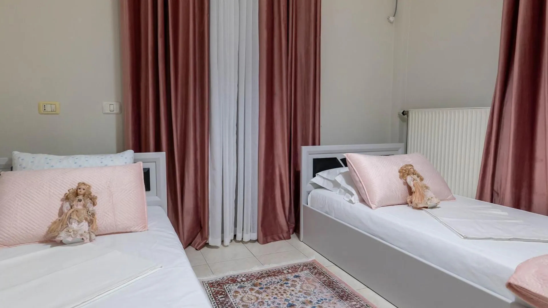 Infinity Apartment Sarande 0*,  Albania