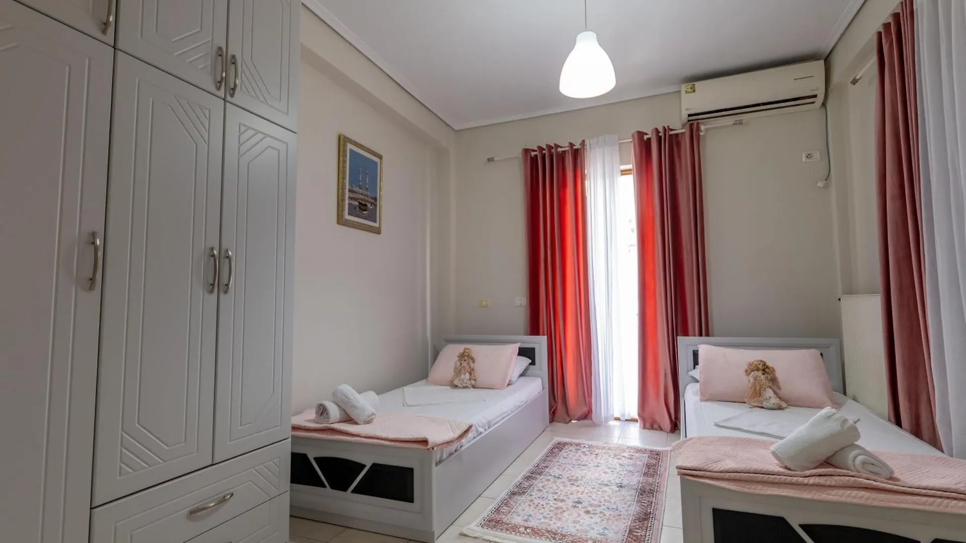 Infinity Apartment Sarande 0*,  Albania